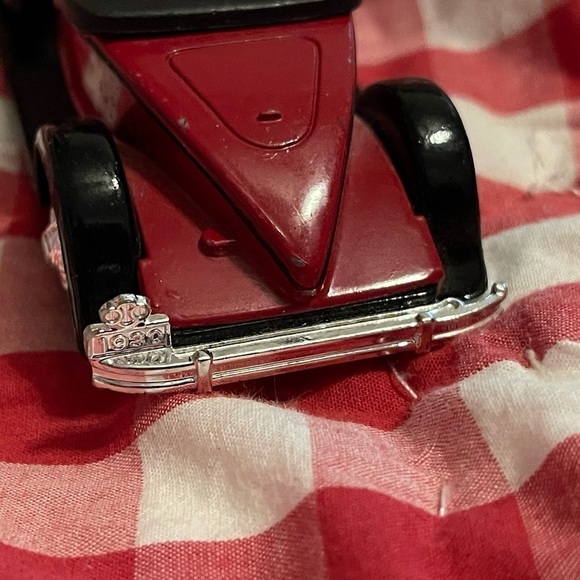 ERTL 1/43 1930 PACKARD BOATTAIL SPEEDSTER Vtg Vehicle 2647 G  ERTL 1/43 1930 PACKARD BOATTAIL SPEEDSTER Vtg Vehicle 2647 G Die Cast Red/Black